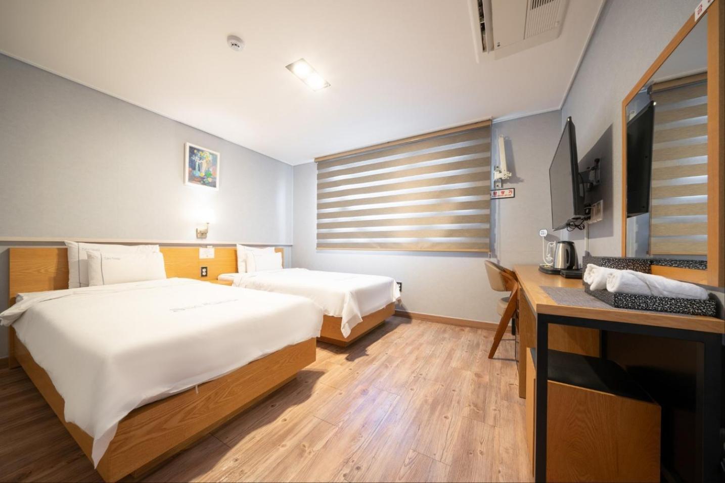 Sea Star Hostel Yeosu Eksteriør billede
