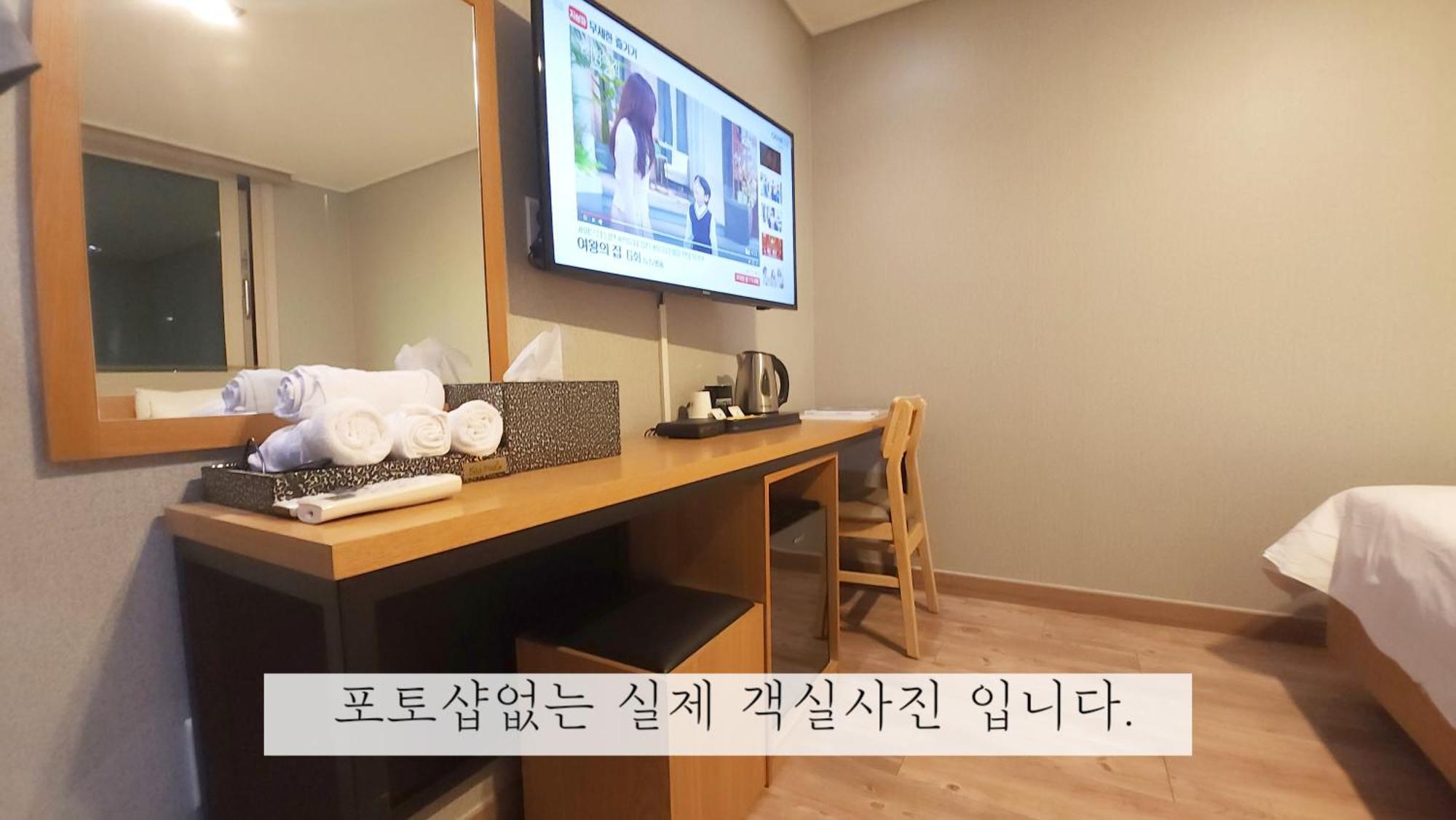 Sea Star Hostel Yeosu Eksteriør billede