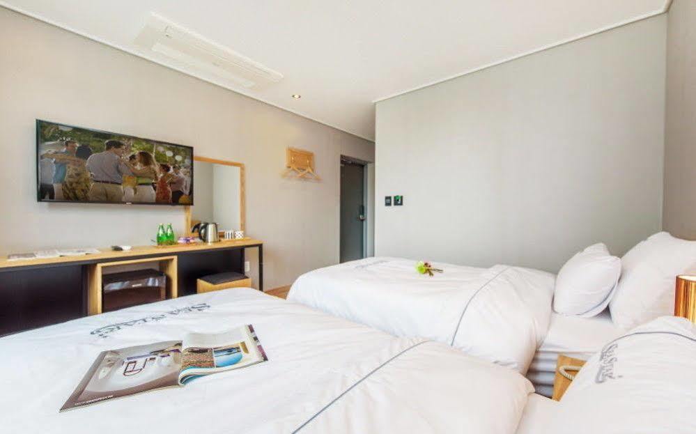 Sea Star Hostel Yeosu Eksteriør billede